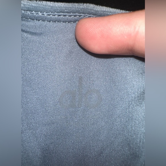 Alo Velour Glimmer Scoop Neck Bra - Picture 10 of 10